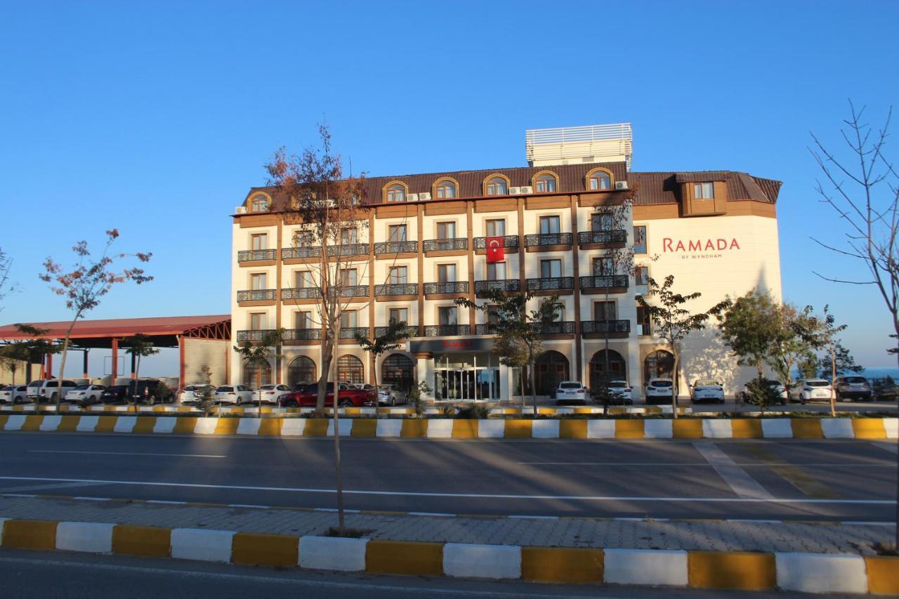 Ramada By Wyndham Van Exterior photo